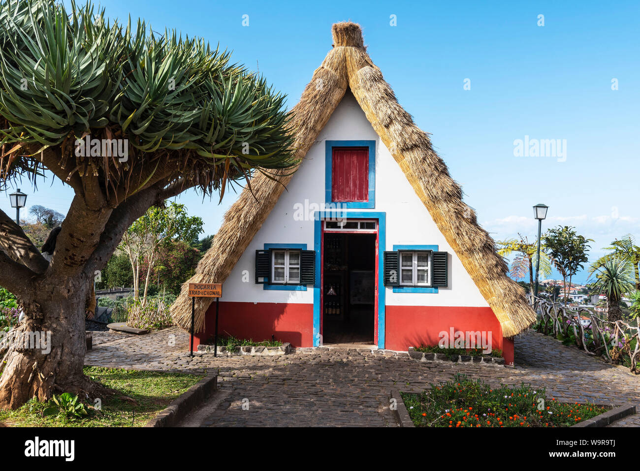 thatched house, Santana, Madeira, Portugal Stock Photo