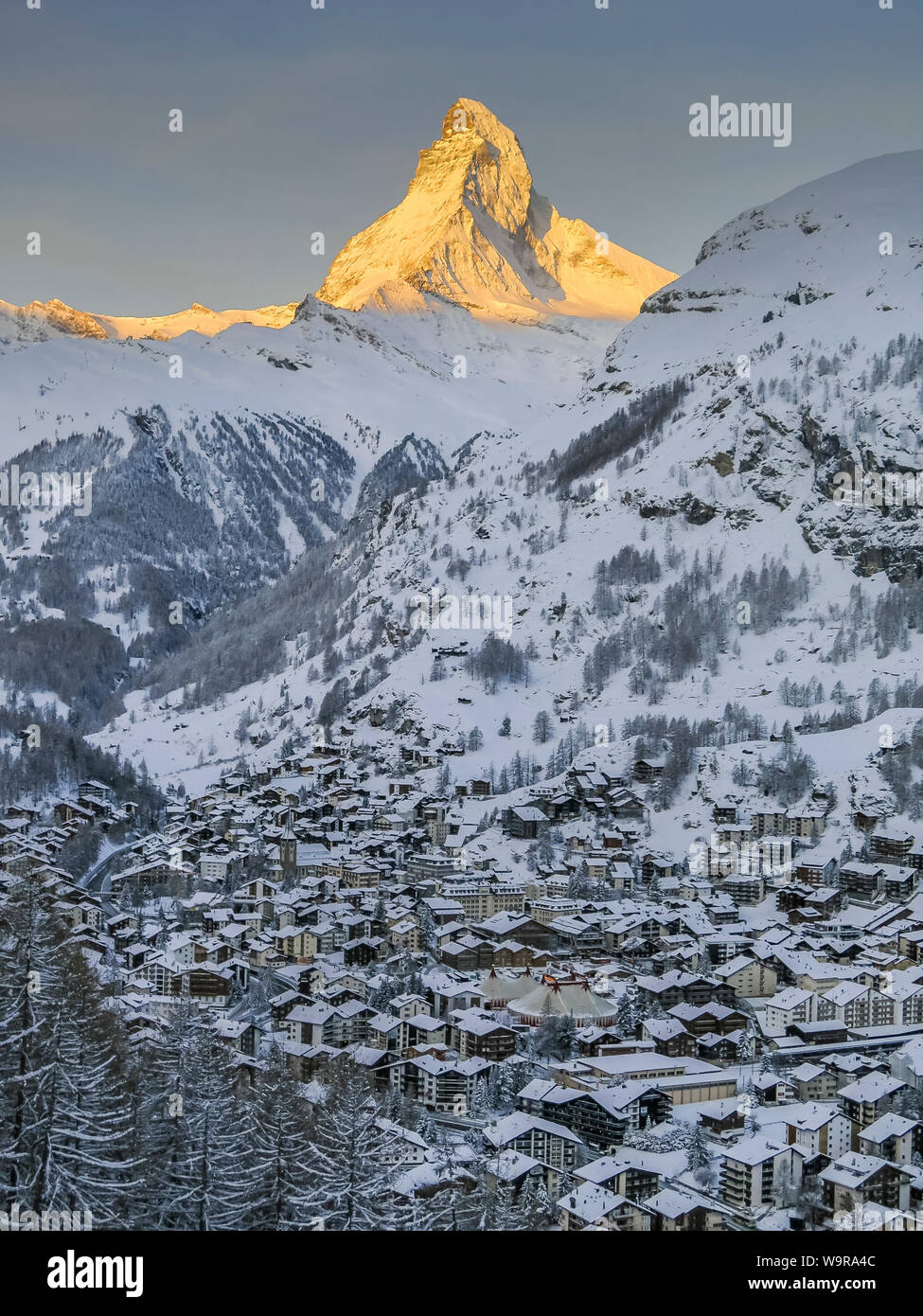 Matterhorn im Morgenlicht, Zermatt, Wallis, Schweiz Stock Photo