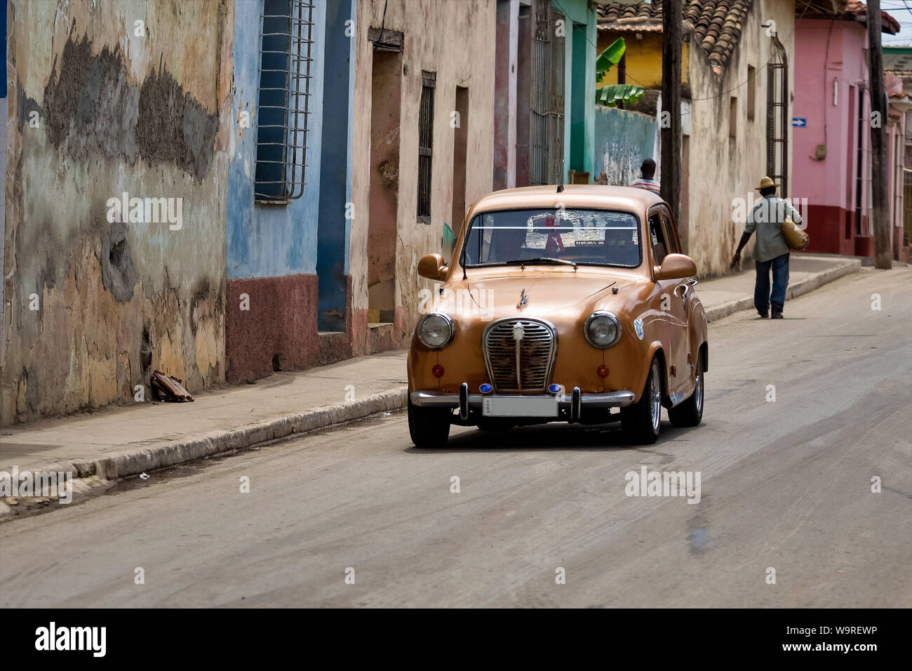 Classic american car on the streets of Trinidad in Cuba Stock Photo Alamy