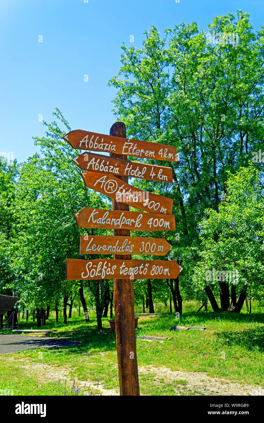 Wegweiser, Hinweisschilder Stock Photo