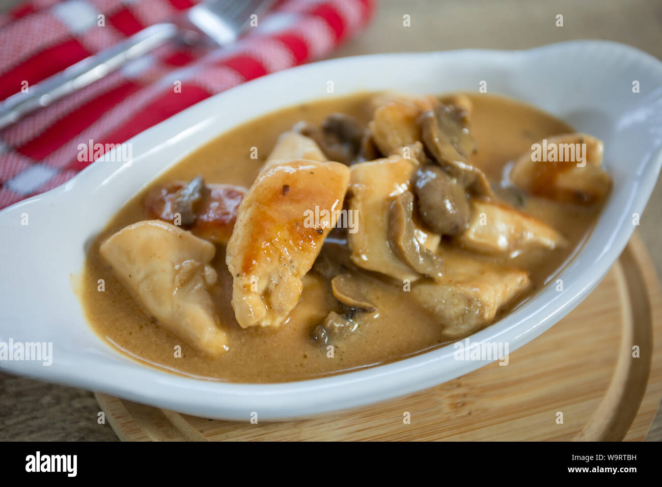 chicken mushroom sauce Stock Photo - Alamy