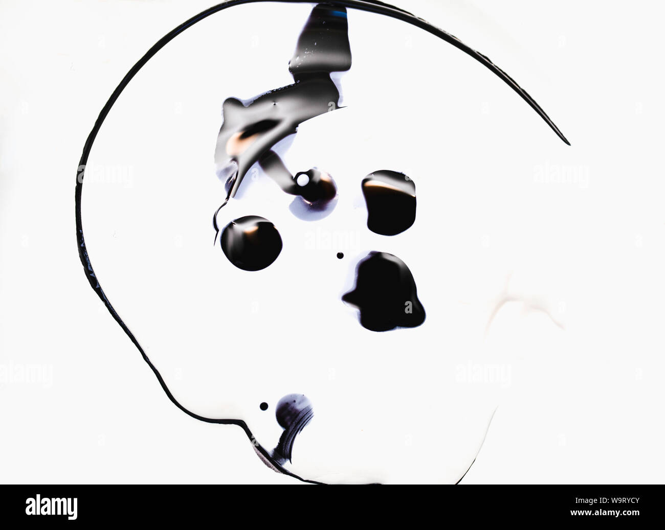 Mixing white and black paint, abstract pattern effect Stock Photo - Alamy