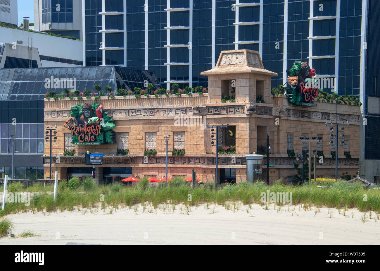 Rainforest Cafe High Resolution Stock Photography And Images Alamy