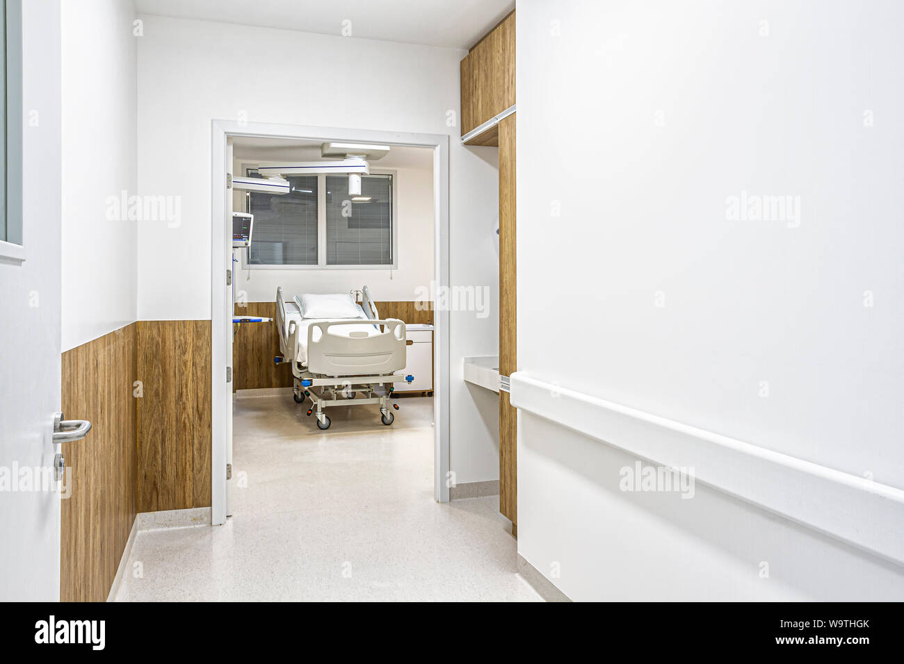 Isolation hospital room hires stock photography and images Alamy
