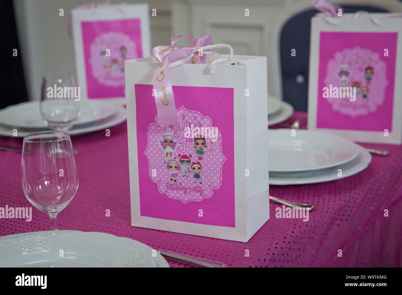 Aggregate more than 115 dustbin decoration ideas for classroom latest