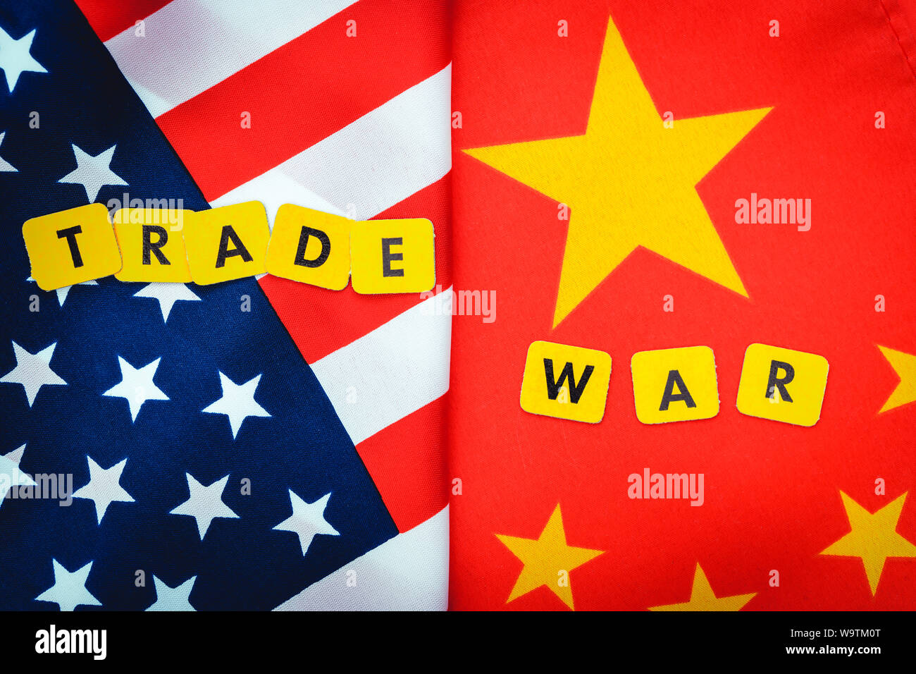 Flags of the USA and China, trade war Stock Photo - Alamy