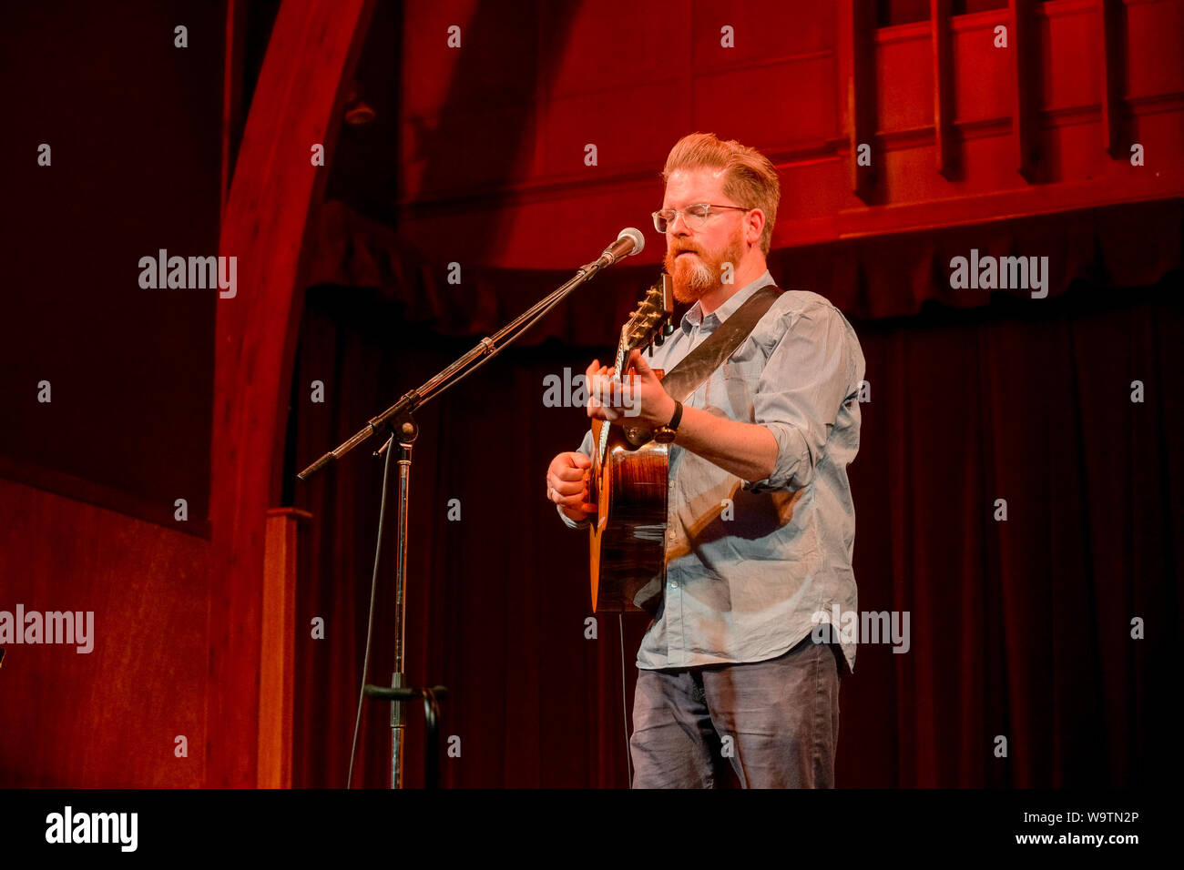Folk singer, John Smith, Rogue Folk Club, Vancouver, British Columbia, Canada Stock Photo Alamy