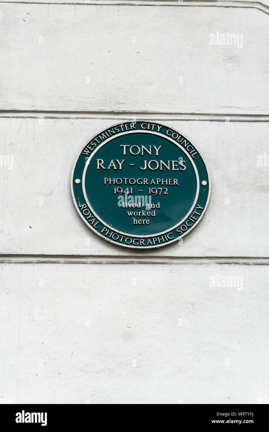 Westminster City Council green plaque at the home & studio of  photographer Tony Ray-Jones, Gloucester Place, London, UK Stock Photo