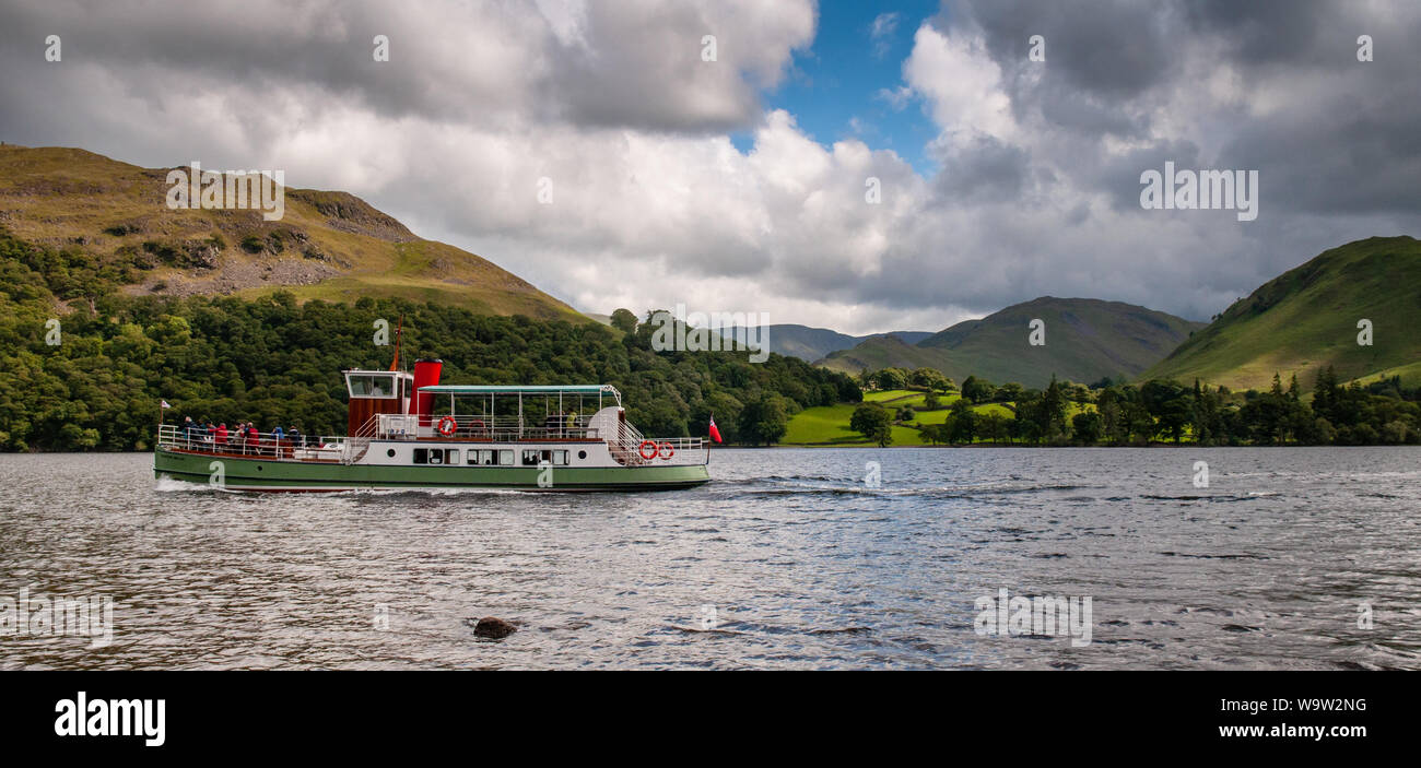 ferry-travels-across-bay-under-hi-res-stock-photography-and-images-alamy