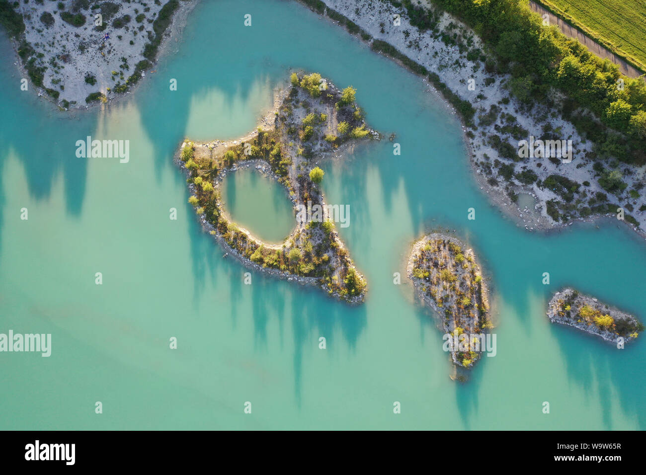 Azure lake aerial forest shore hi-res stock photography and images - Alamy