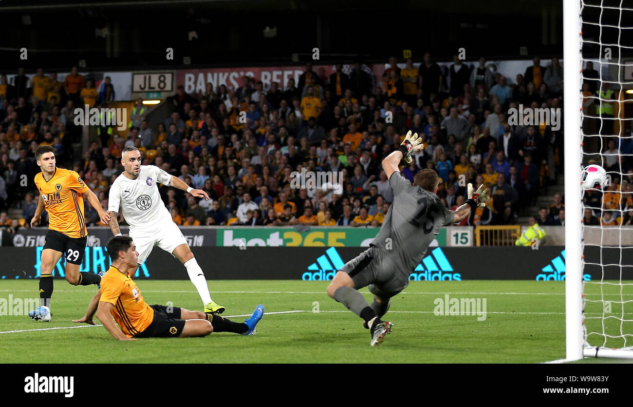 Wolverhampton Wanderers' Lomba Pedro Neto scores his side's first goal of the game during the UEFA Europa League Third Qualifying Round Second Leg match at Molineux Stadium, Wolverhampton. Stock Photo