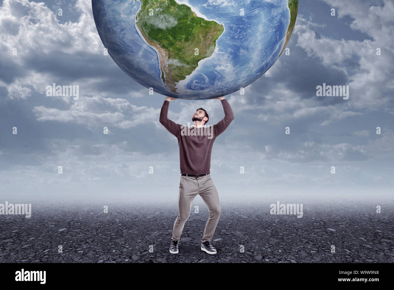 Atlas holding up the world hi-res stock photography and images - Alamy
