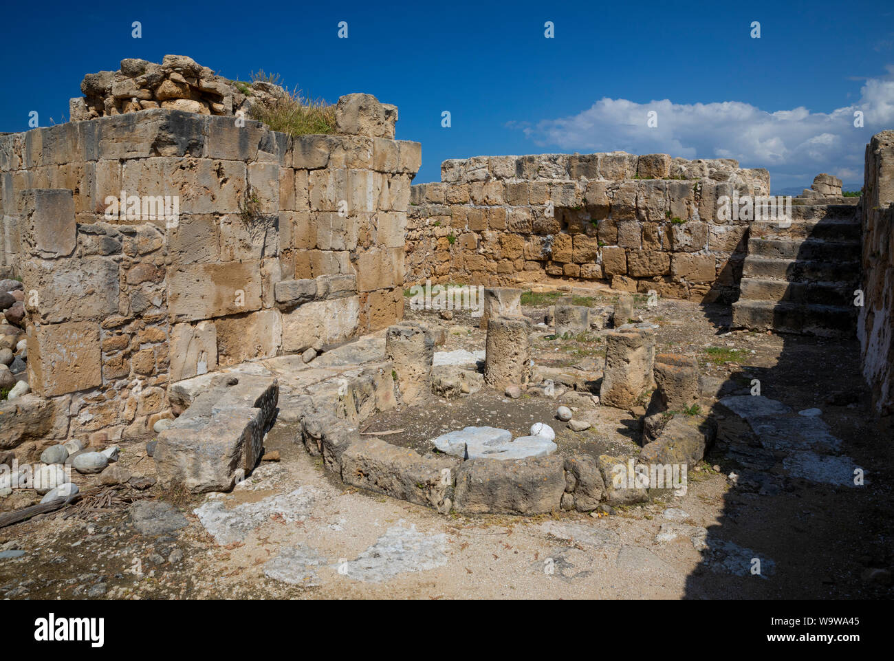 Archaeological park byzantine castle kato pafos saranta kolones hi-res ...