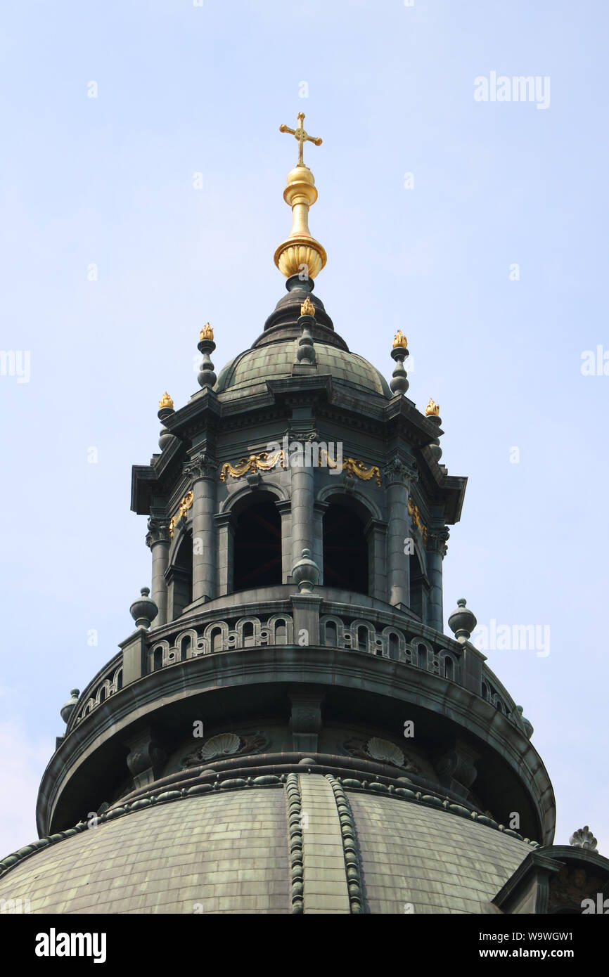 St. Stephens Basilica in Budapest, Hungary (Szent Istvan Bazilika) Stock Photo