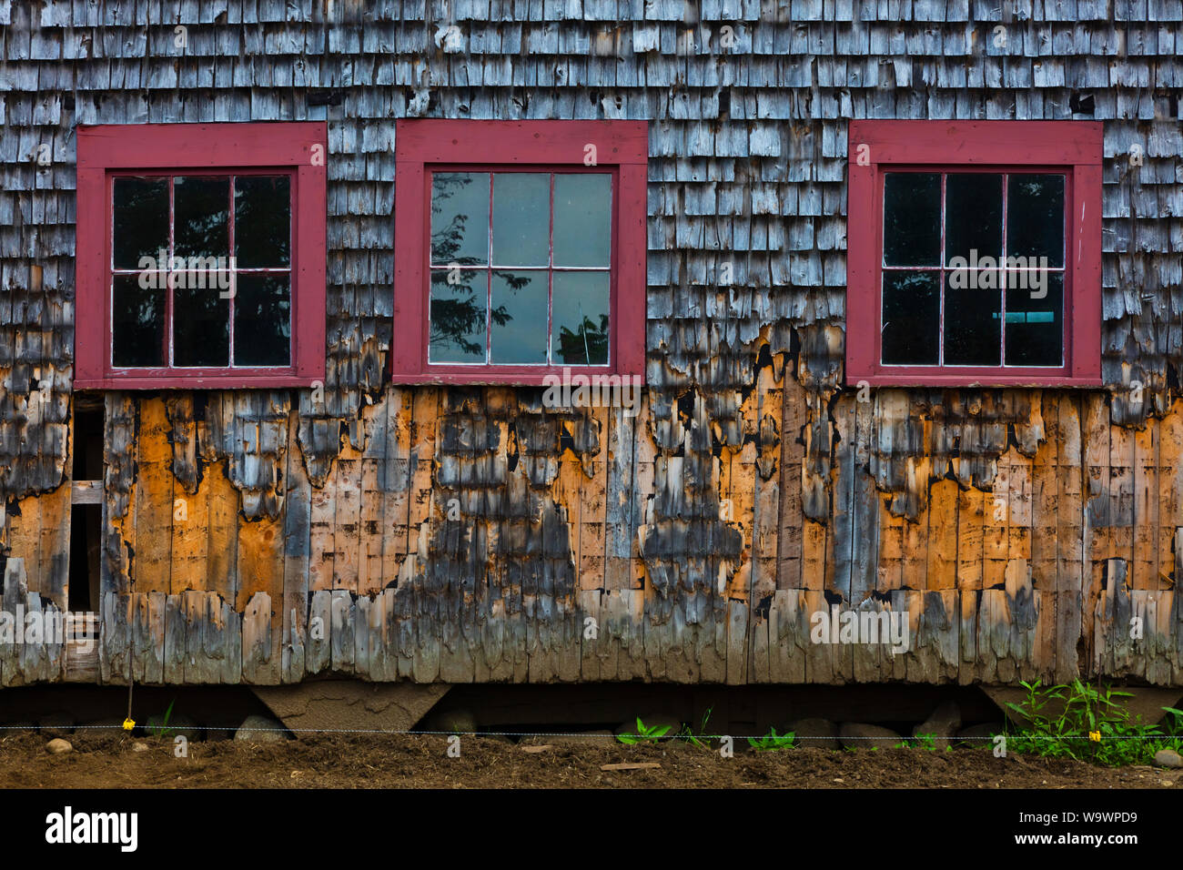 A barn on a New England farm BLUE HILL, MAINE Stock Photo Alamy