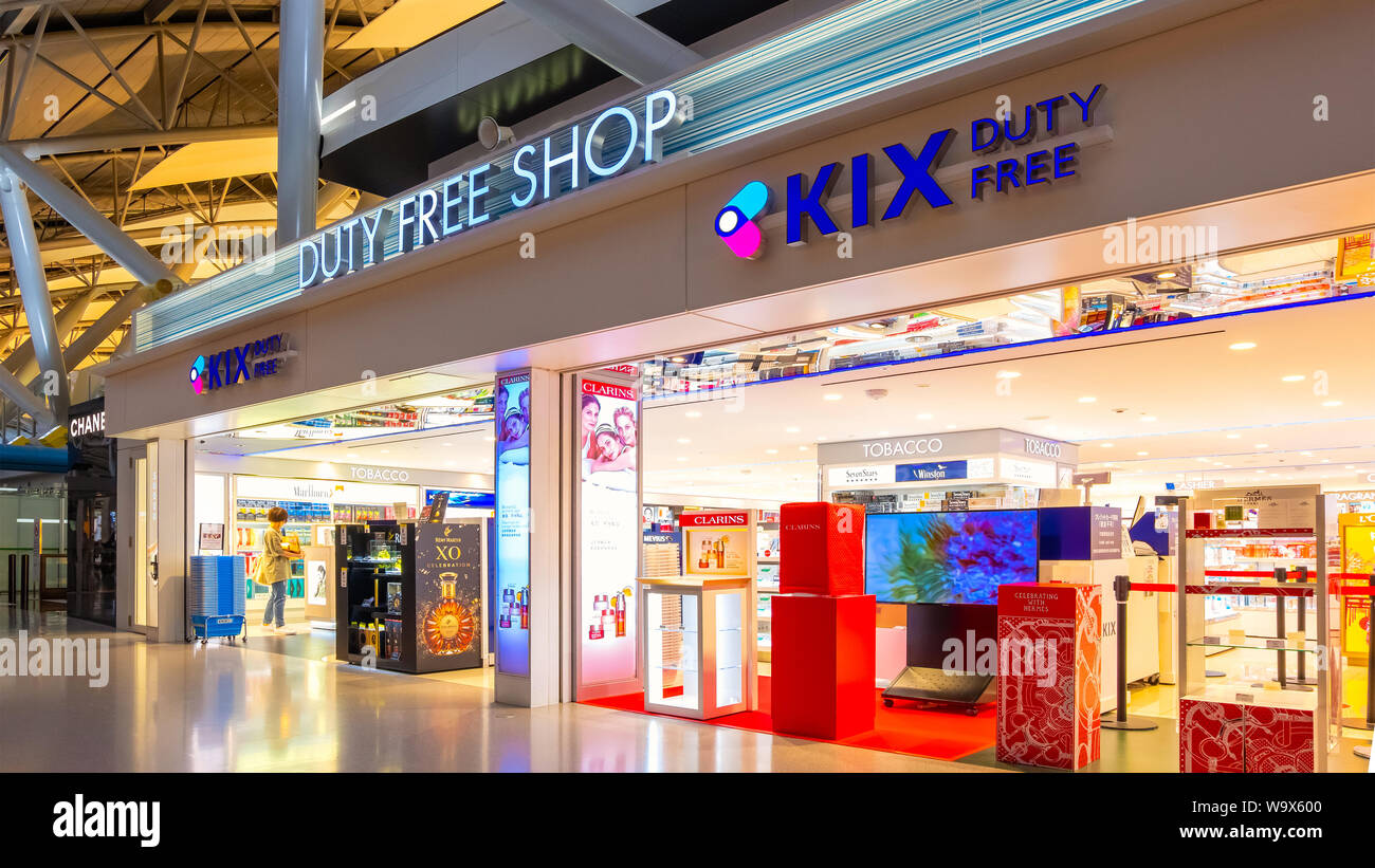 Kansai airport shopping hi res stock photography and images Alamy