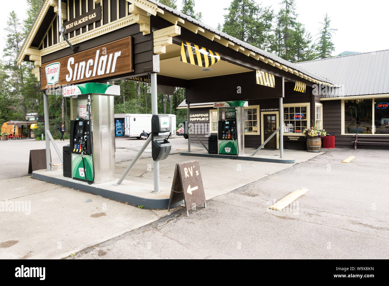 Sinclair gas sign hires stock photography and images Alamy