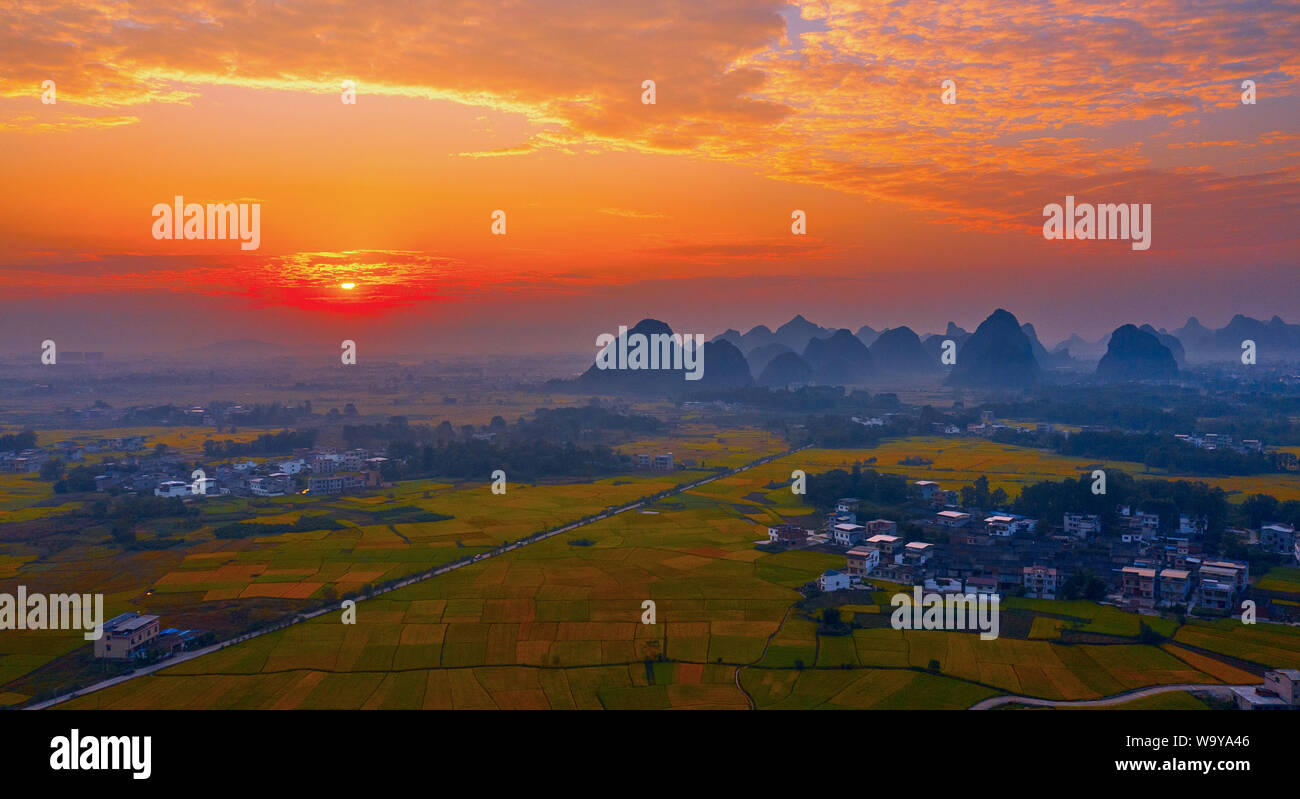 Mountains in the countryside hi-res stock photography and images - Alamy