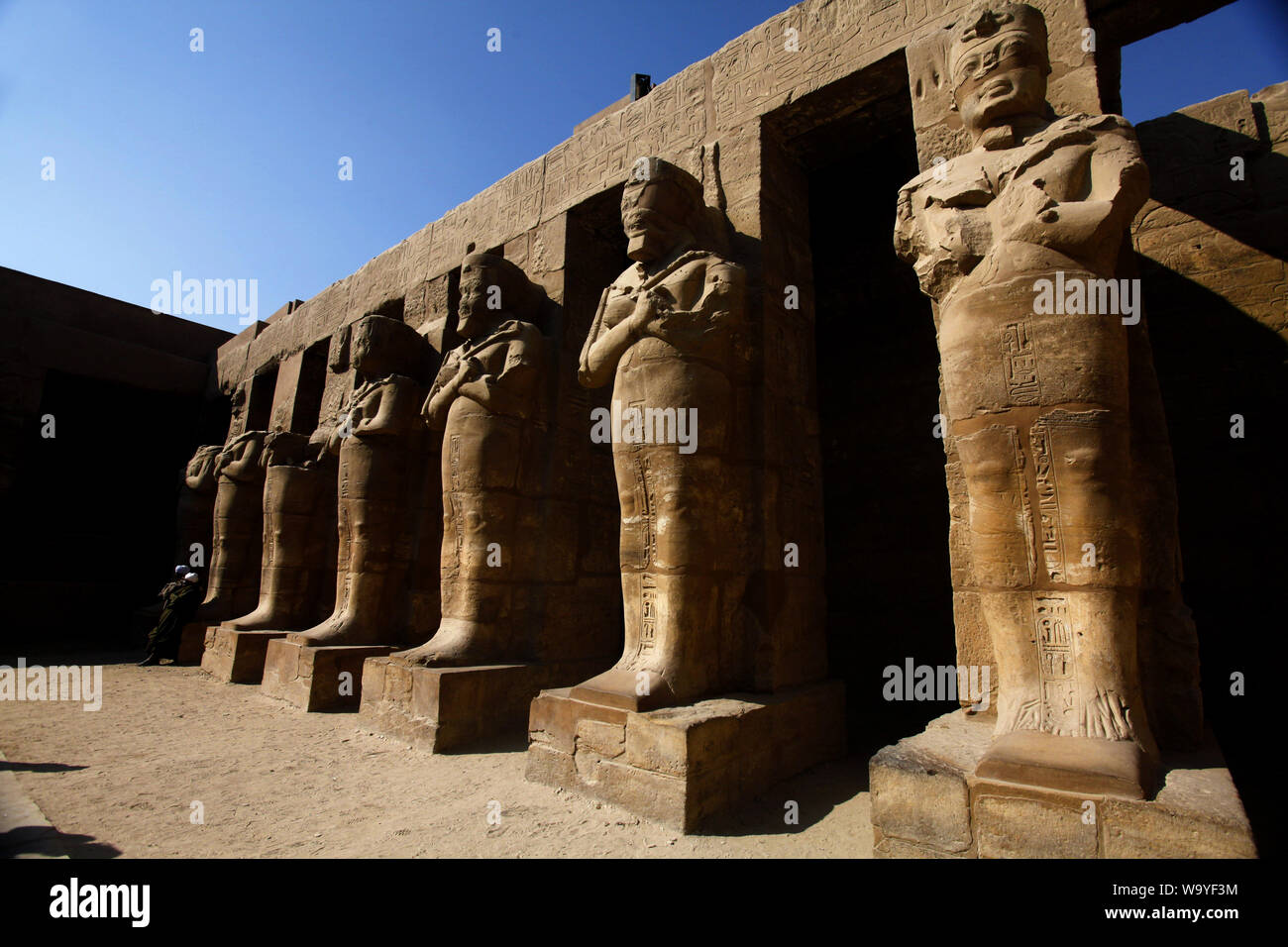 Karnak temple statue of ramses ii Stock Photo - Alamy