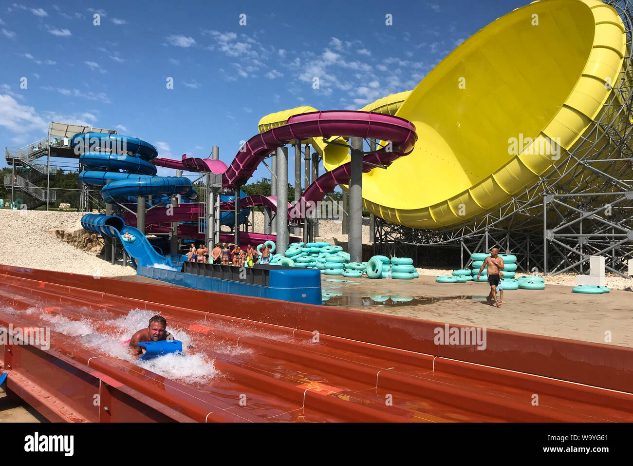 Porec, Kroatien. 04th Aug, 2019. Aquapark Porec, waterslide, slide park, amusement park, slide
