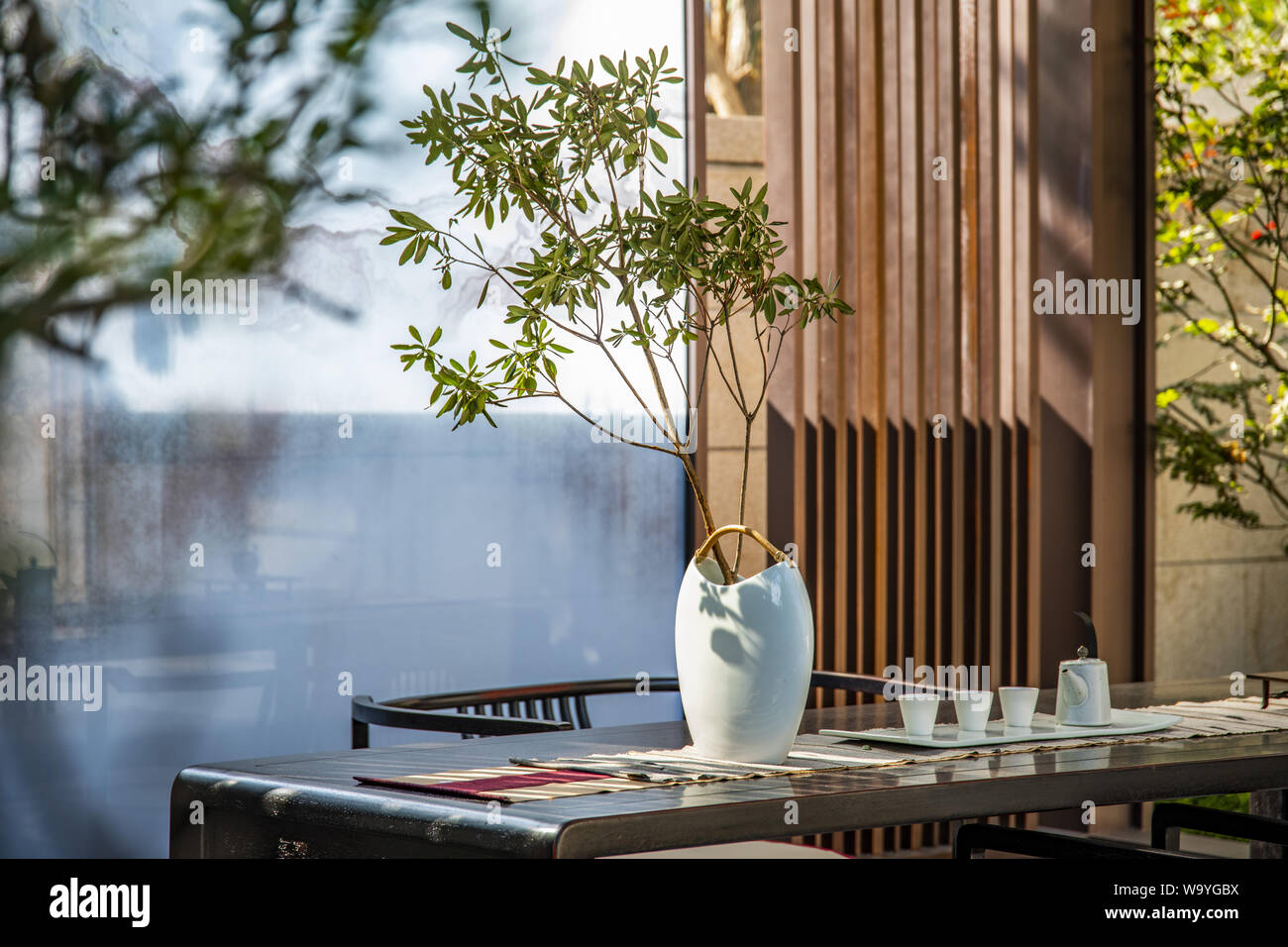 Green courtyards hi-res stock photography and images - Alamy
