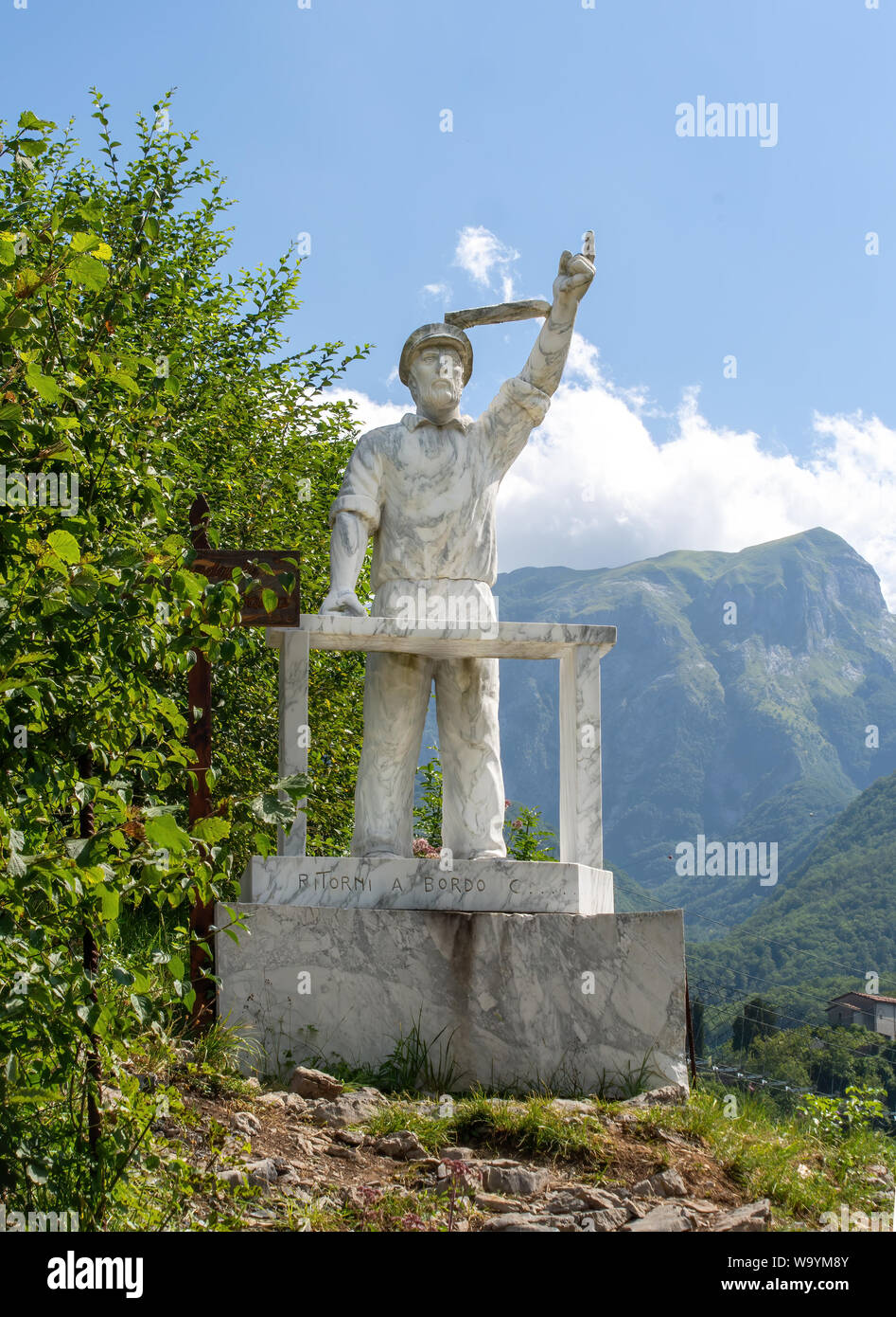 VAGLI SOTTO, LUCCA, ITALY AUGUST 8, 2019: A marble statue of Gregorio De Falco, the coastguard involved in the Costa Concordia cruise ship event. Stock Photo