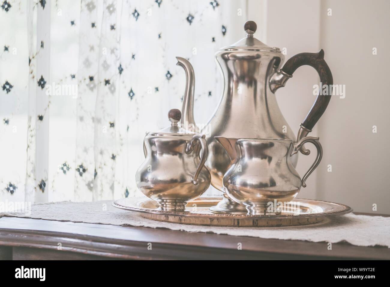 Antique sterling silver tea set hi-res stock photography and images - Alamy