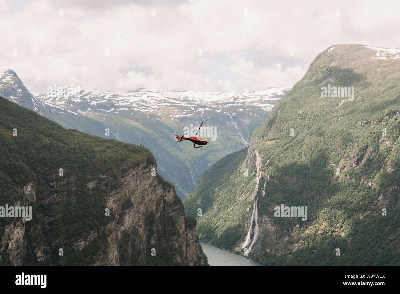 Helicopter water rescue top view hi-res stock photography and images ...