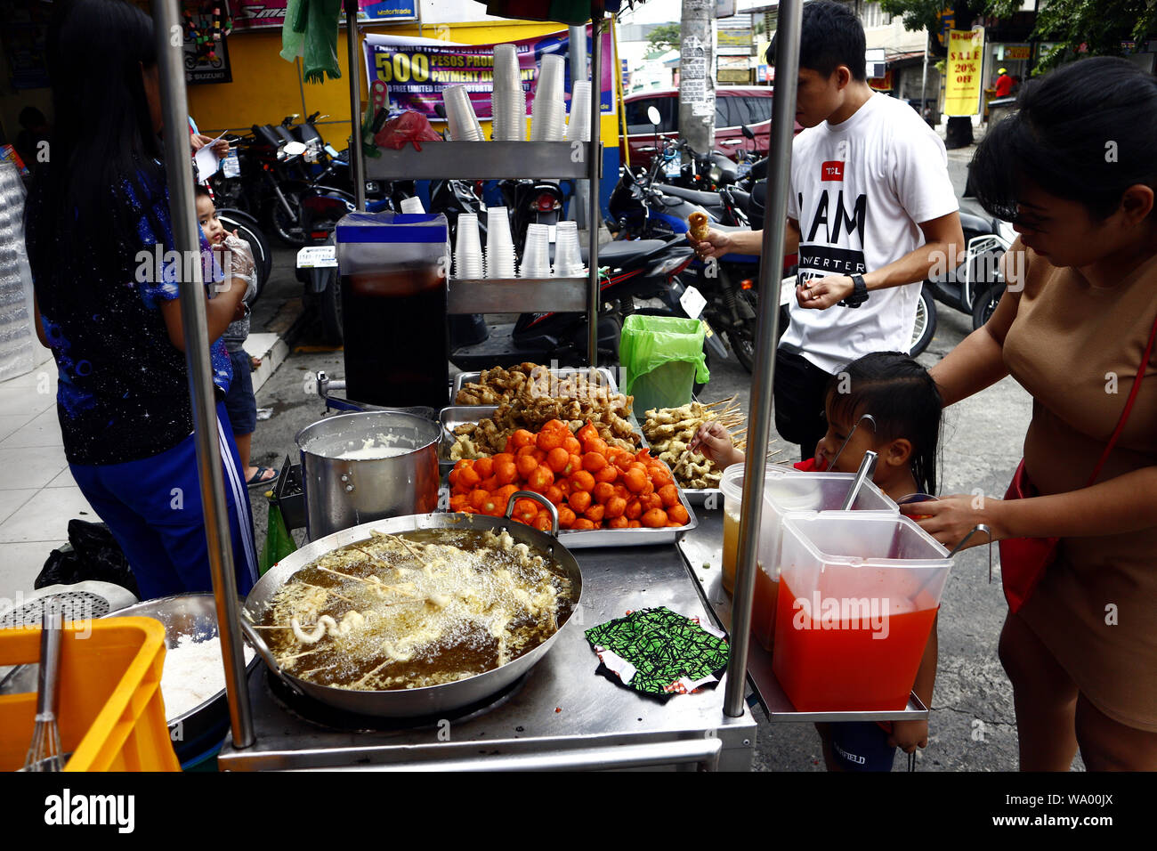 Manila food cart hires stock photography and images Alamy