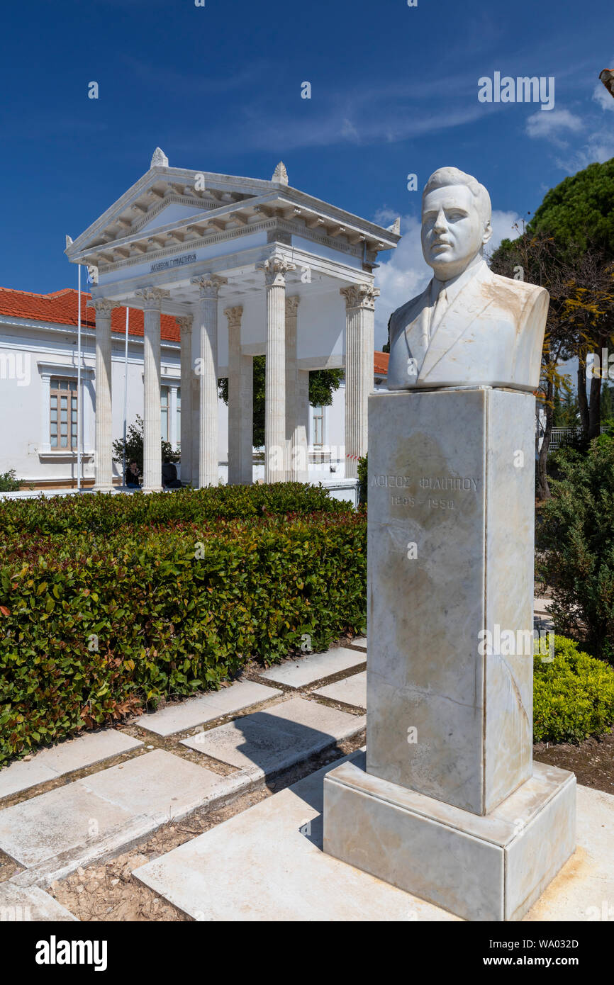 Bust of Loizos Philippou in Georgiou Griva Digeni Avenue, Paphos, Cyprus Stock Photo