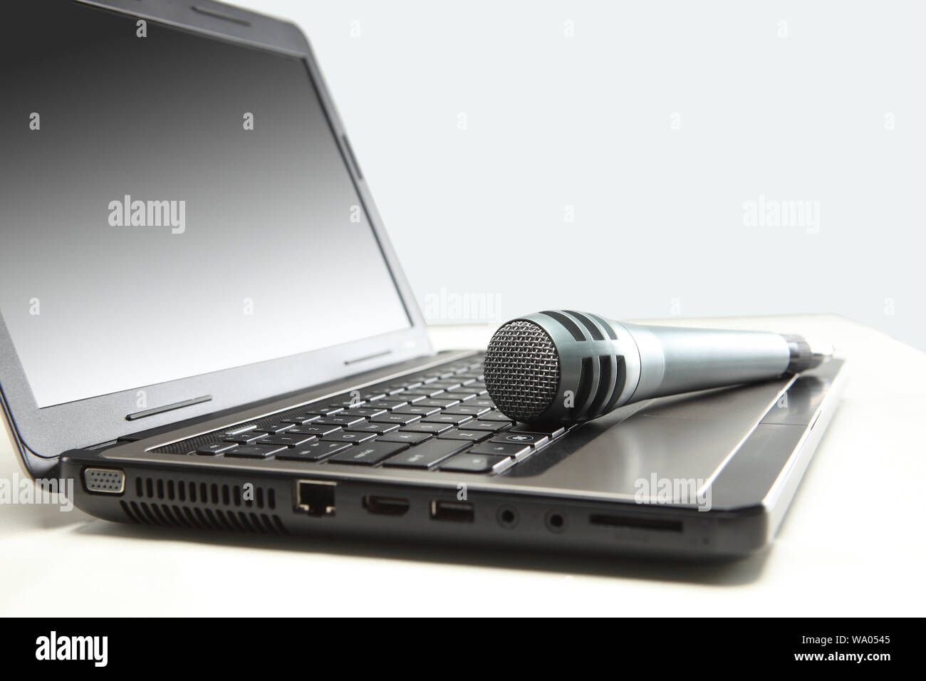 Laptop gadget wireless speech hi-res stock photography and images - Alamy