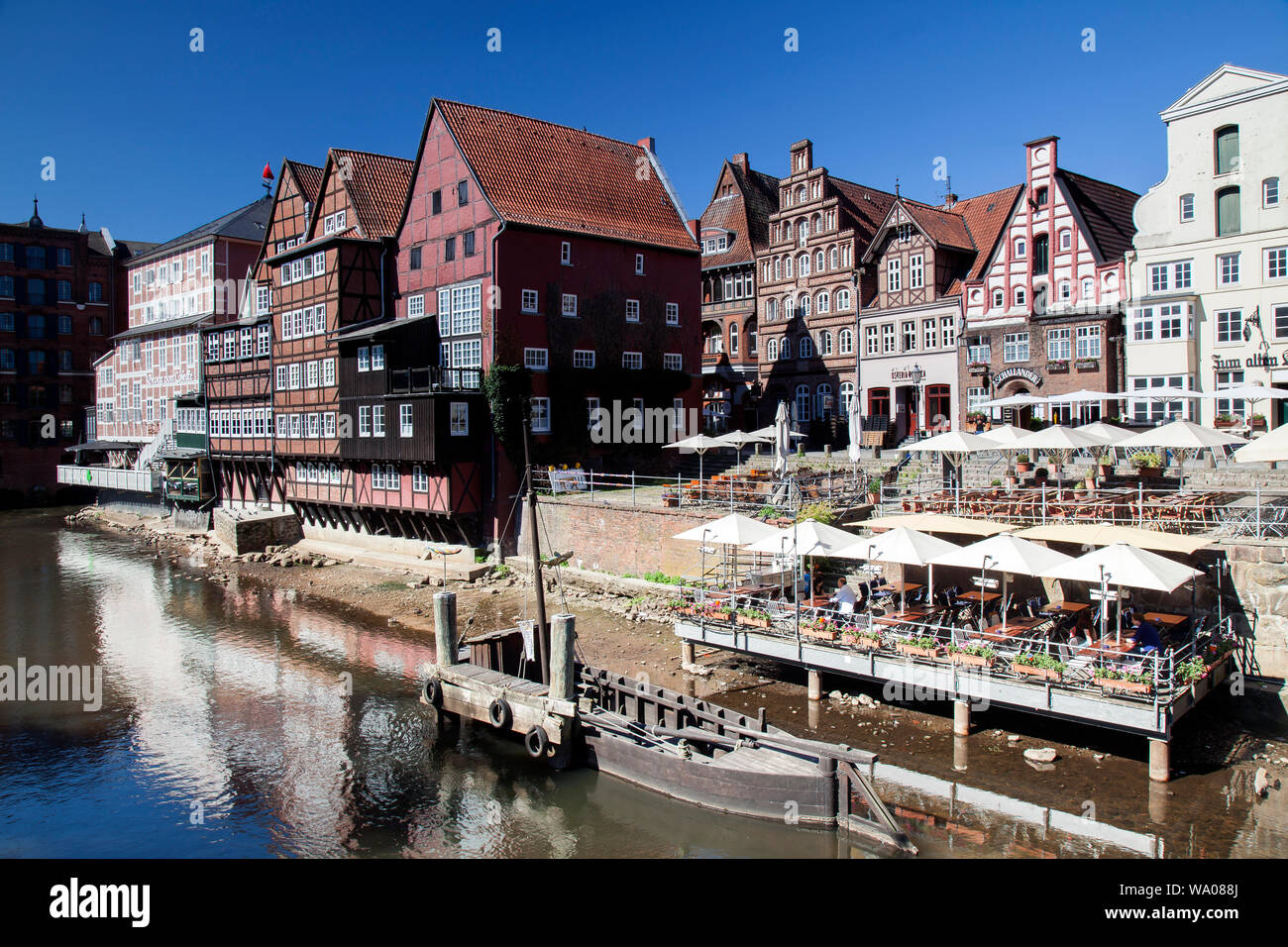 Half-timbered houses in the old town of Lüneburg on the Ilmenau, Lueneburg, Germany, 30057085 *** Local Caption *** Stock Photo