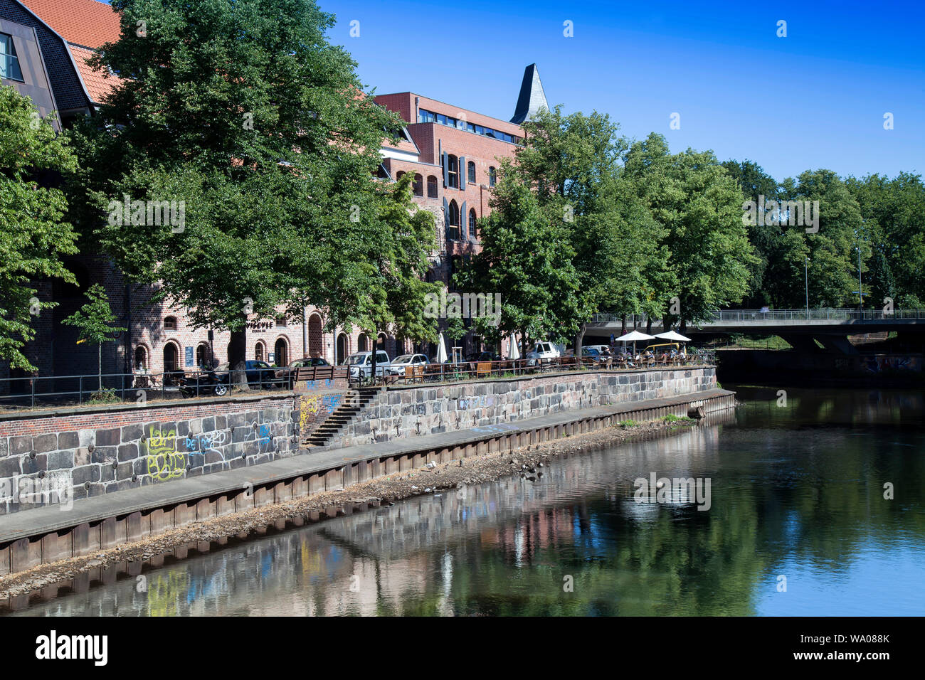 Waterfront at the Ilmenau in the old town of Lüneburg, Germany, 30057086 *** Local Caption *** Stock Photo