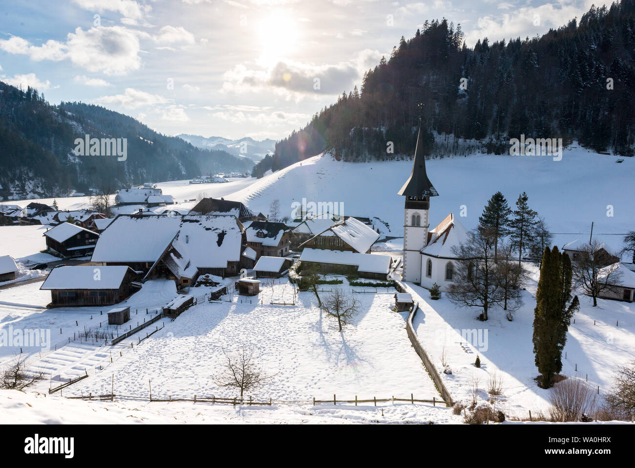 Winter in Trub Dorf im tiefverschneiten Emmental Stock Photo