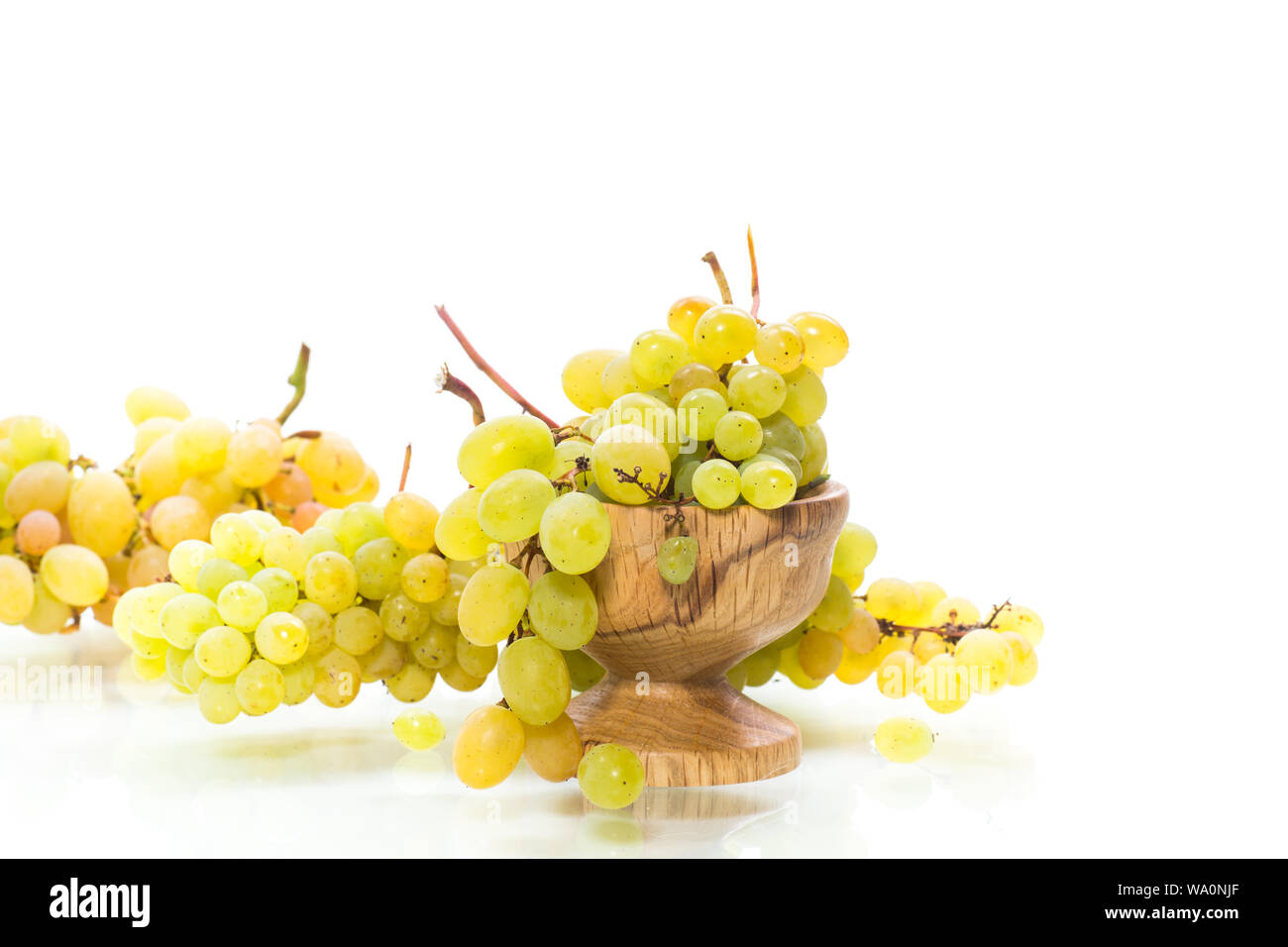 bunch of green grapes isolated on white Stock Photo - Alamy