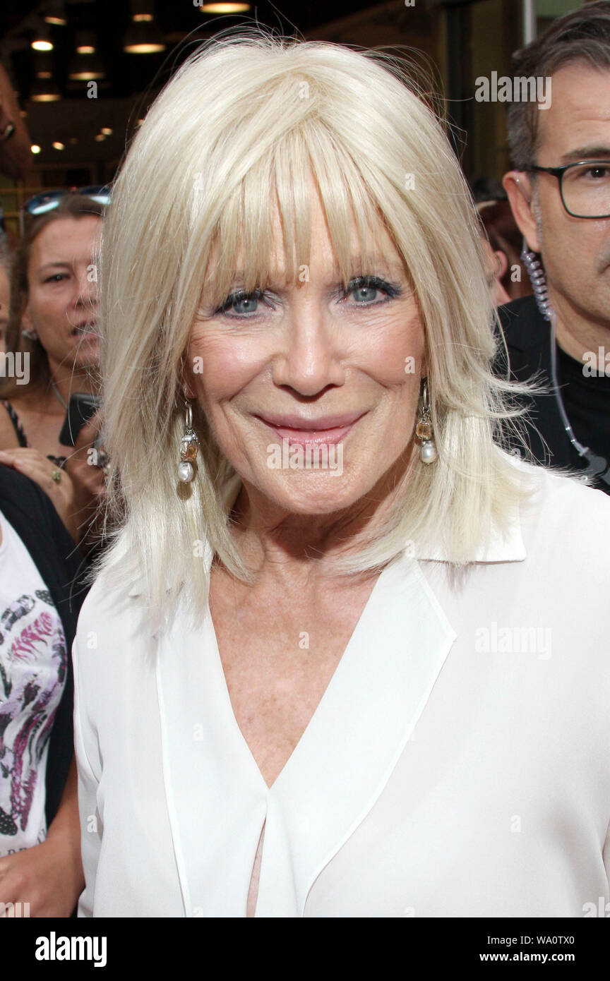 Linda evans hires stock photography and images Alamy