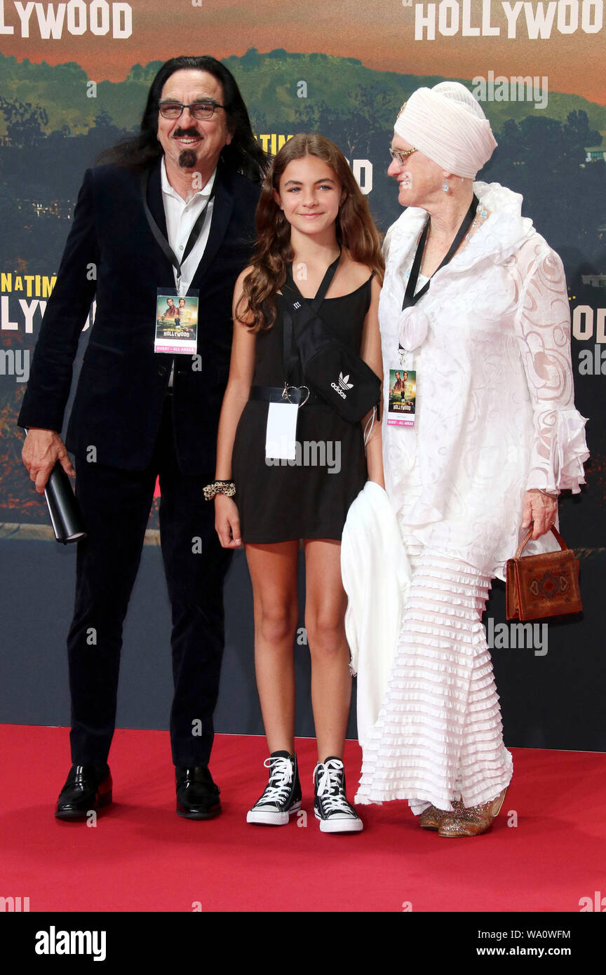DiCaprio, his wife Peggy Ann Farrar and niece Normandie