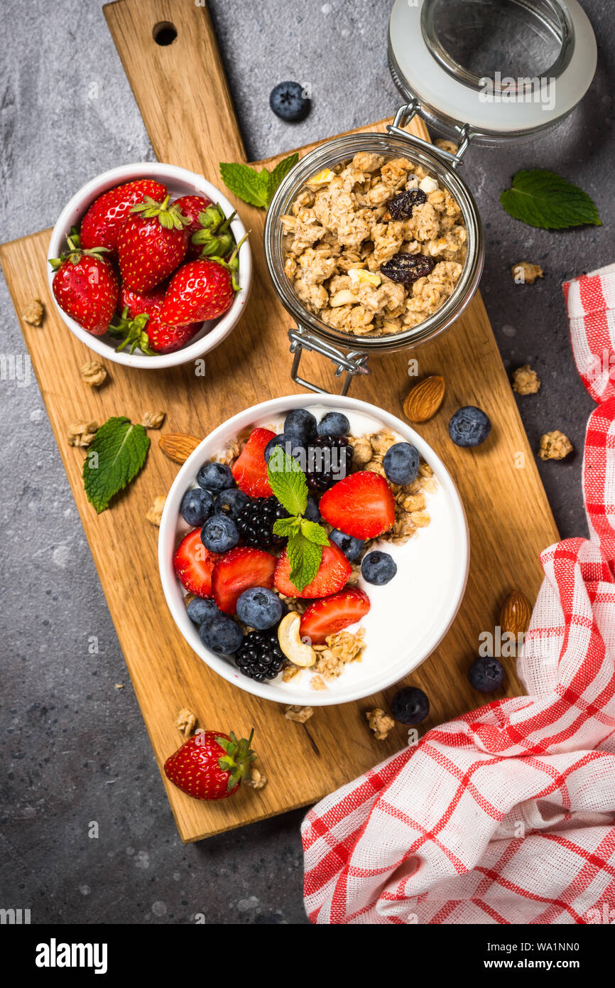 Greek yogurt granola with fresh berries Stock Photo Alamy