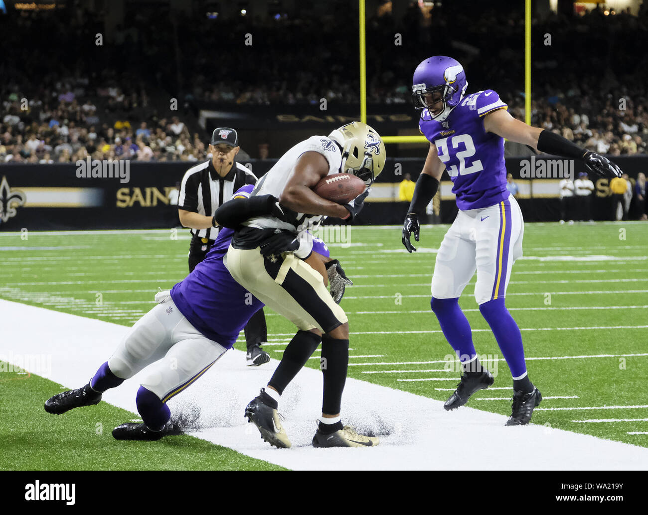 Anthony barr hi-res stock photography and images - Alamy