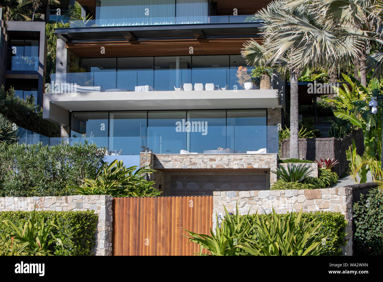 Luxury Home Property And Tropical Garden In Palm Beach