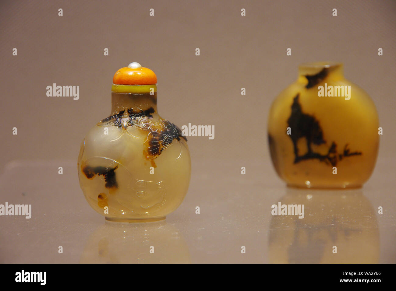 Snuff bottles hires stock photography and images Alamy