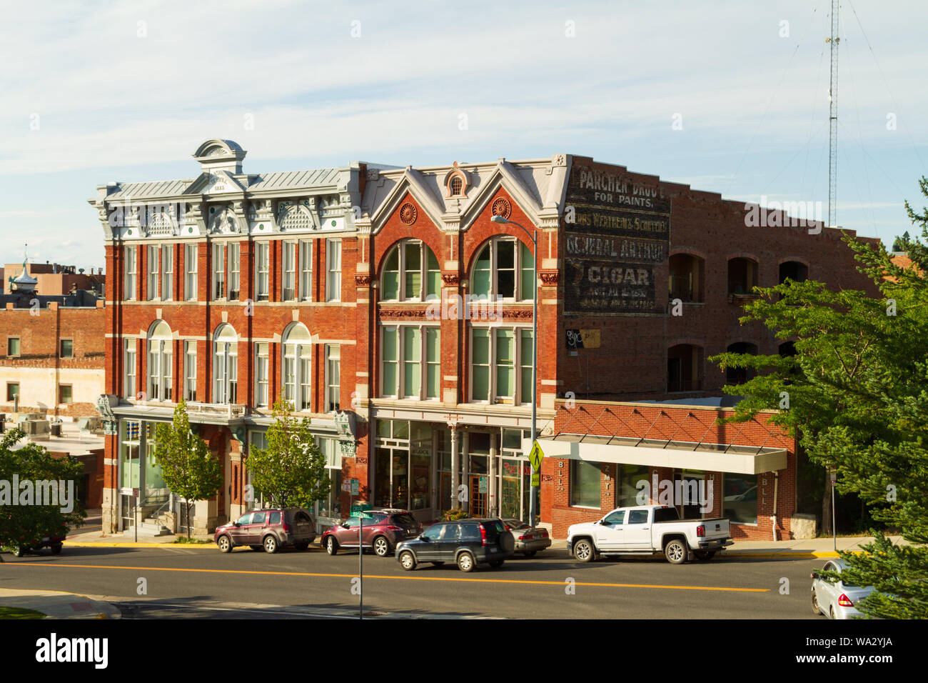 Ghost signs, On Broadway Restaurant, and the Second Masonic Temple ...