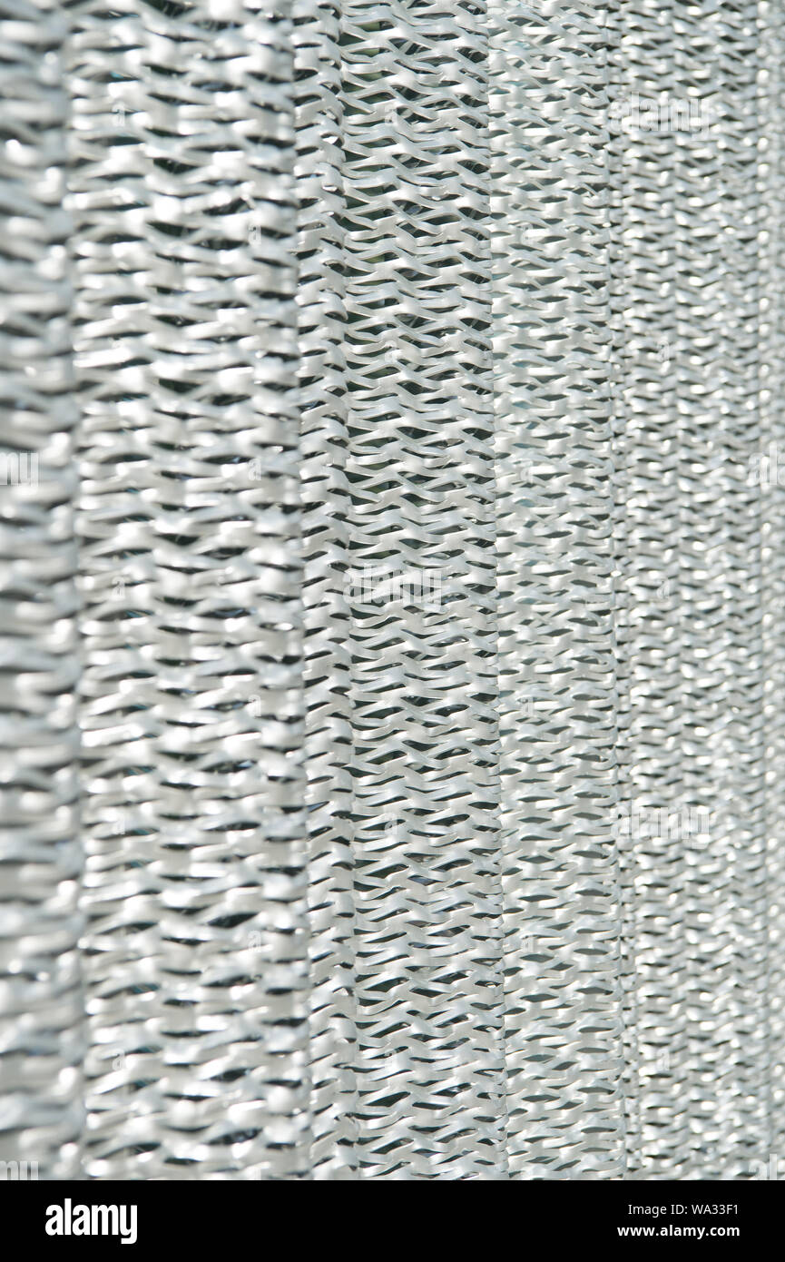 Metallic Netl Metallic netting, Protective material. Metal recycling. Metallic screen ...