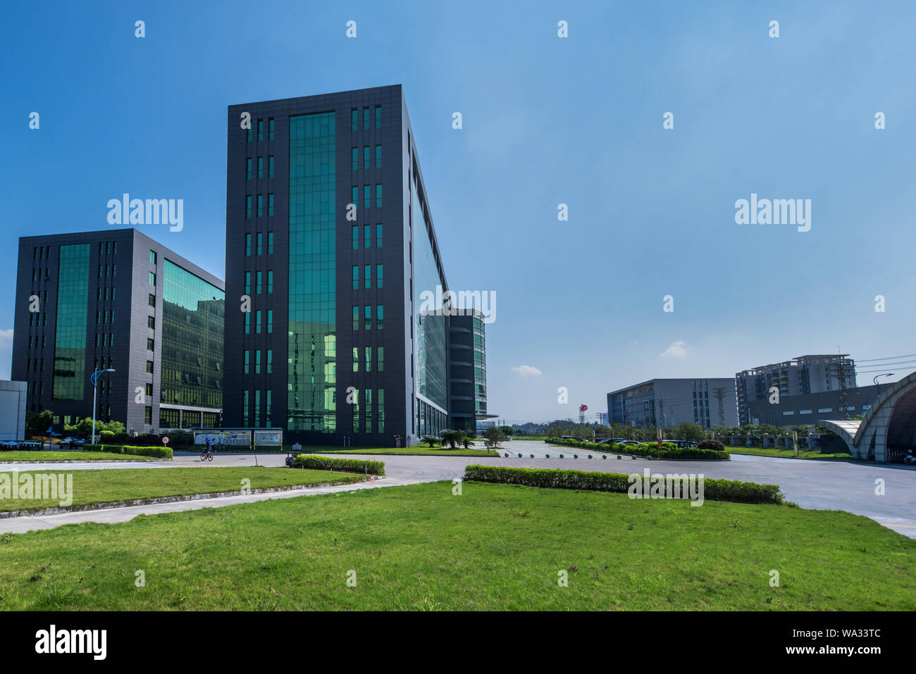 New factory buildings hi-res stock photography and images - Alamy