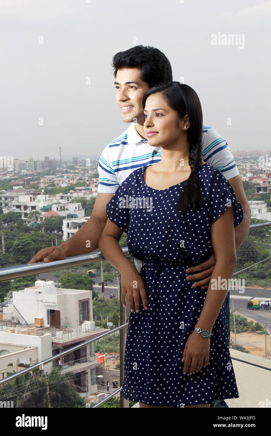 Man arm around woman hi-res stock photography and images - Alamy