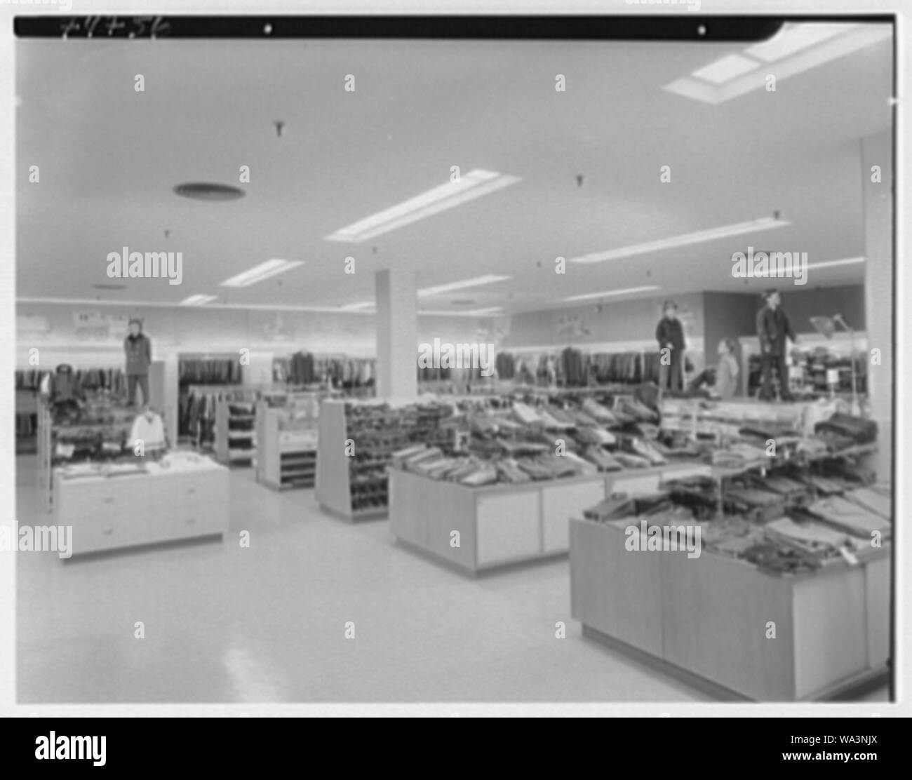 Bloomingdale's, business in Hackensack, New Jersey Stock Photo Alamy