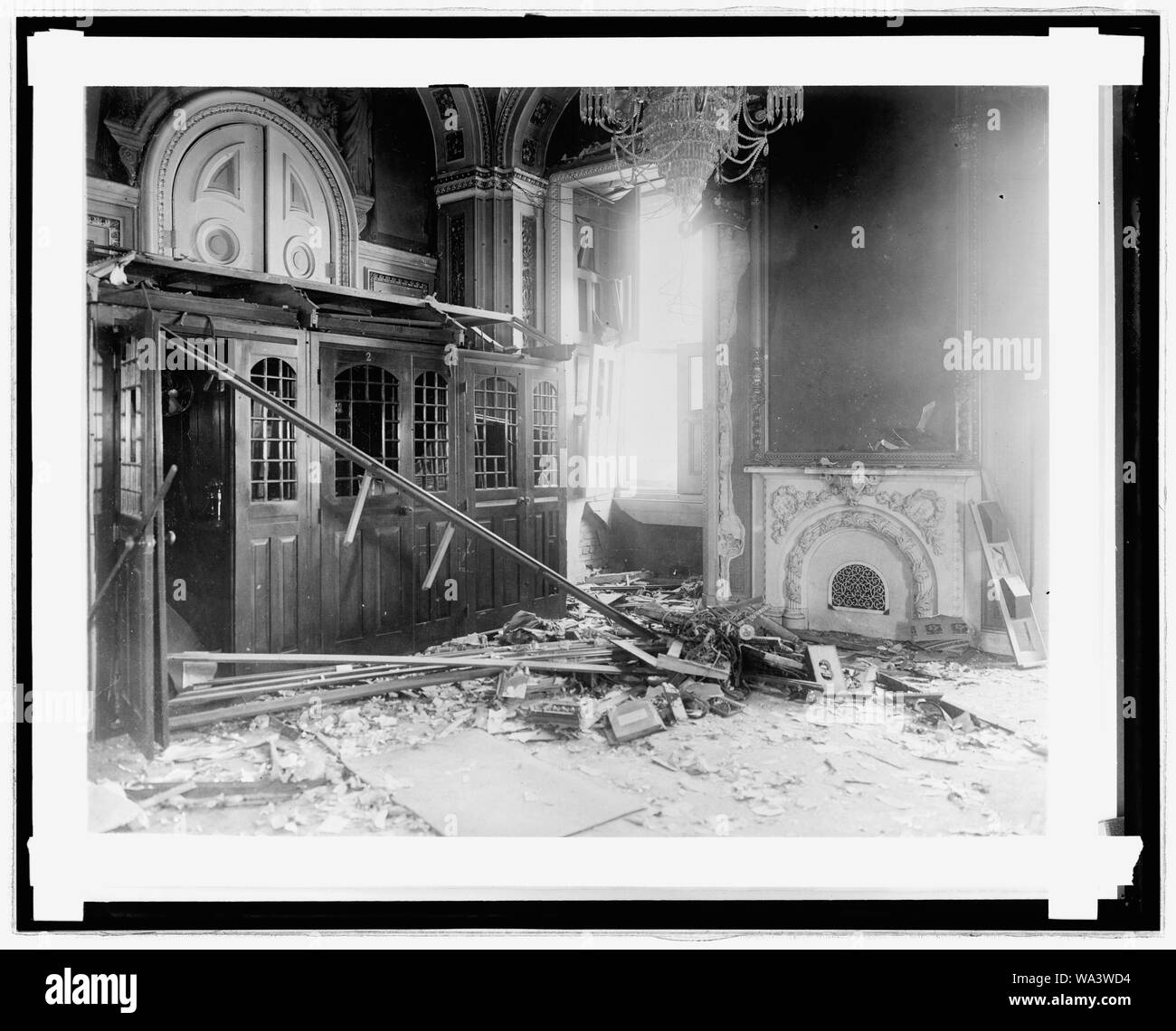 Bomb explosion, U.S. Capitol, [Washington, D.C.], July 1915 Stock Photo