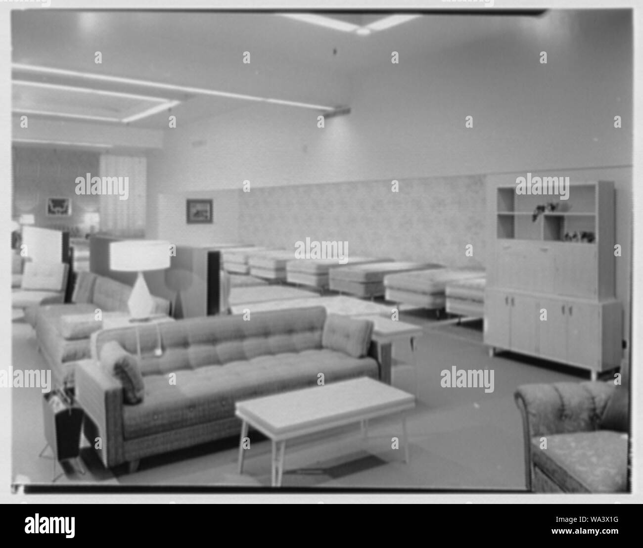 Bond's Furniture, business on 5th Ave. & 35th St., New York City Stock