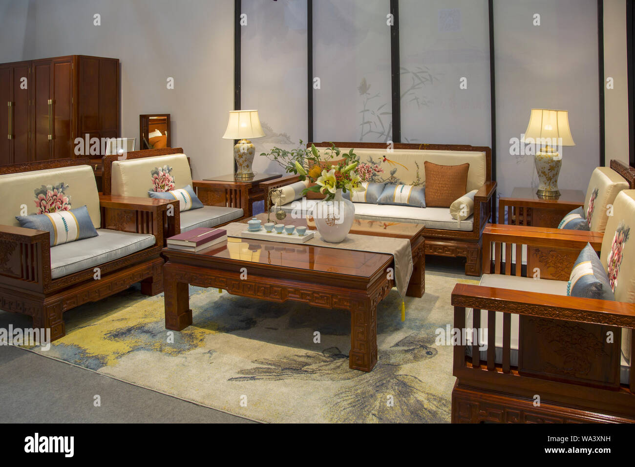 Sitting room table hi-res stock photography and images - Alamy