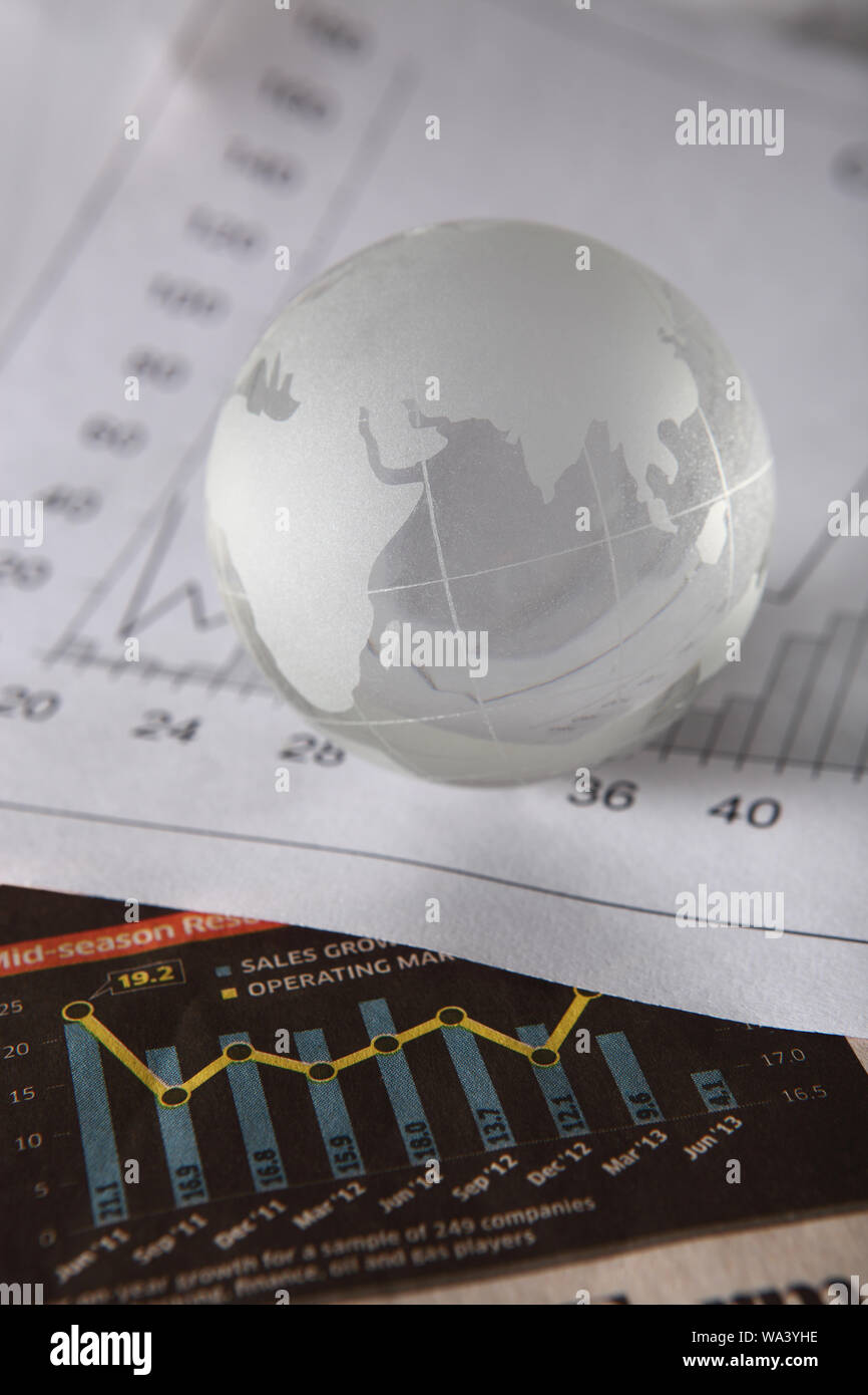 Moving bar graphs hi-res stock photography and images - Alamy